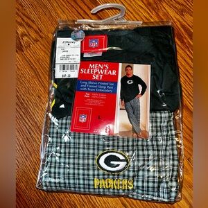 NWT-men’s packers sleep set